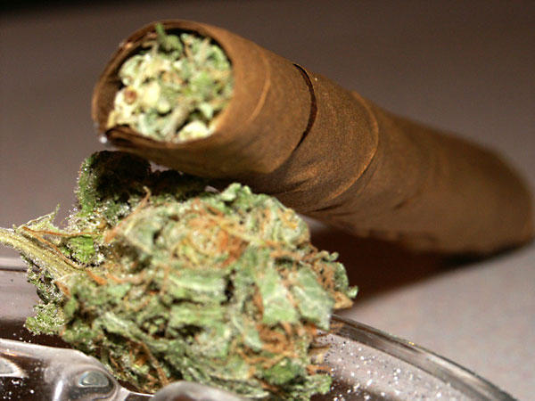 marijuana blunt.jpg